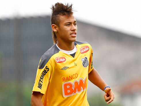 Neymar thay đổi kiểu tóc nhiều hơn số bàn thắng ghi được