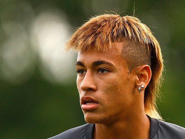 Neymar thay đổi kiểu tóc nhiều hơn số bàn thắng ghi được