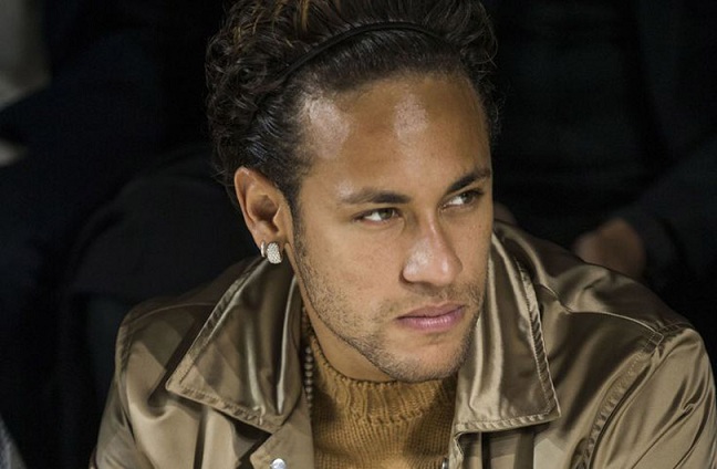 Neymar thay đổi kiểu tóc nhiều hơn số bàn thắng ghi được