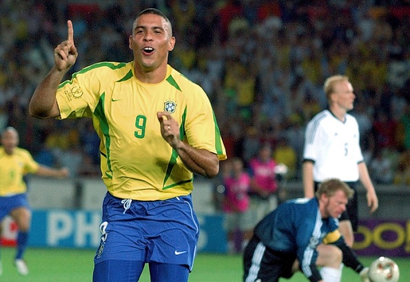 Đội hình Brazil vô địch World Cup 2002 khủng khiếp cỡ nào? Đội hình Brazil vô địch World Cup 2002 khủng khiếp cỡ nào?
