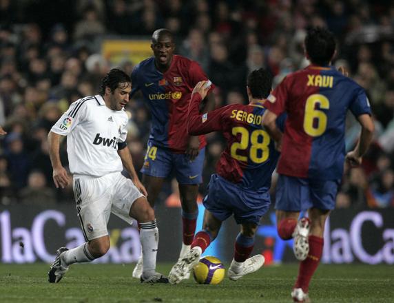 Messi dẫn đầu Barca trong top cầu thủ xuất sắc nhất 25 năm qua