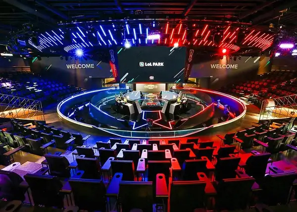 Chung kết LCK Mùa Xuân 2020 sẽ thi đấu offline tại LoL Park