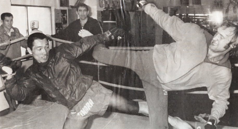Kickboxing Hà Lan và Kyokushin (Phần 1): Trận thua lịch sử của Kenji Kurosaki