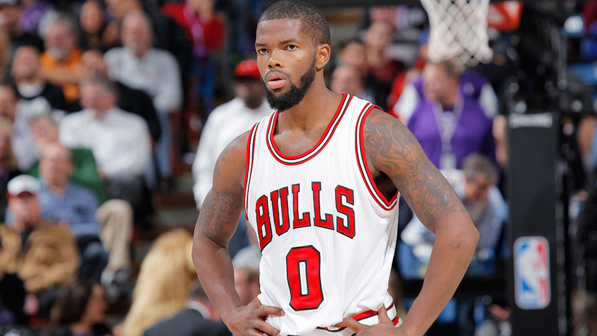 Những lý do bị truất quyền thi đấu xàm xí nhất NBA