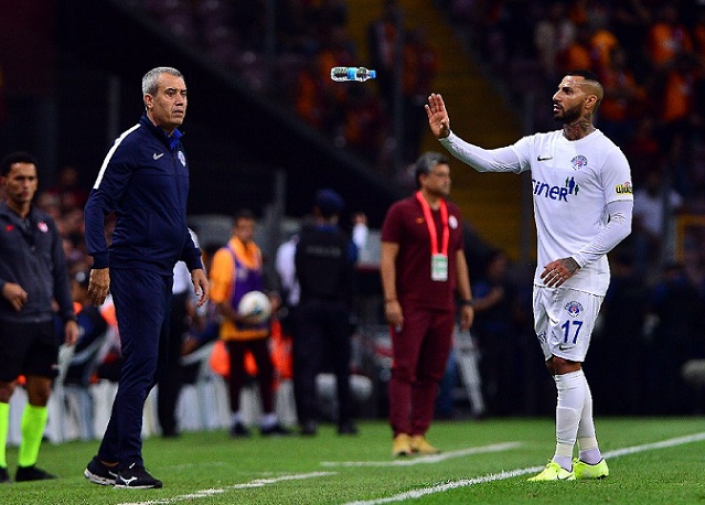 Ricardo Quaresma phiêu dạt về đâu sau khi bị Hà Nội FC từ chối đá V-League?