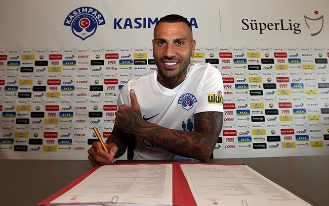 Ricardo Quaresma phiêu dạt về đâu sau khi bị Hà Nội FC từ chối đá V-League?