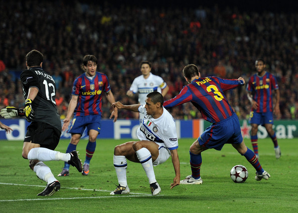 Tròn 10 năm Mourinho khiến Messi và Guardiola ôm hận ở Nou Camp Tròn 10 năm Mourinho khiến Messi và Guardiola ôm hận ở Nou Camp