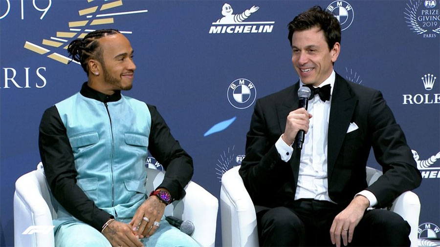 Lewis Hamilton: Tới tuổi tôi, lương không còn quan trọng nhất!