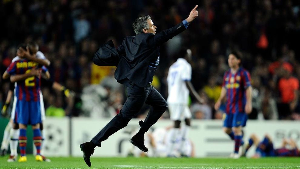 Tròn 10 năm Mourinho khiến Messi và Guardiola ôm hận ở Nou Camp