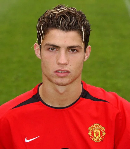 Đồng đội cũ tiết lộ cách Ronaldo chống lại việc bị bắt nạt ở MU