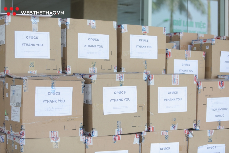Nhãn hàng Crocs ủng hộ phần quà trị giá hơn nửa tỷ đồng cho bệnh viện Bệnh Nhiệt đới Trung ương 2 Nhãn hàng Crocs ủng hộ phần quà trị giá hơn nửa tỷ đồng cho bệnh viện Bệnh Nhiệt đới Trung ương 2