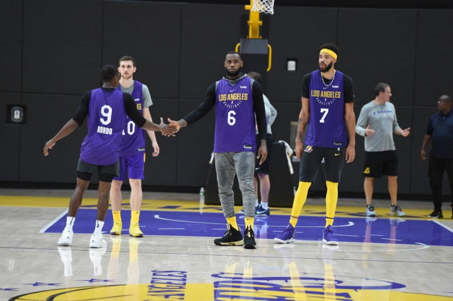 Các đội bóng NBA tập luyện thế nào sau COVID-19?