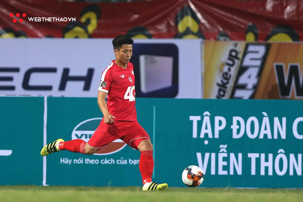 Nỗi lo của Bùi Tiến Dũng trước ngày trái bóng V.League lăn trở lại