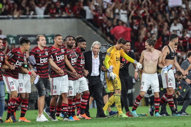 Tin bóng đá mùa COVID-19 1/5: Nhà vô địch Copa Libertadores sa thải... 62 nhân viên
