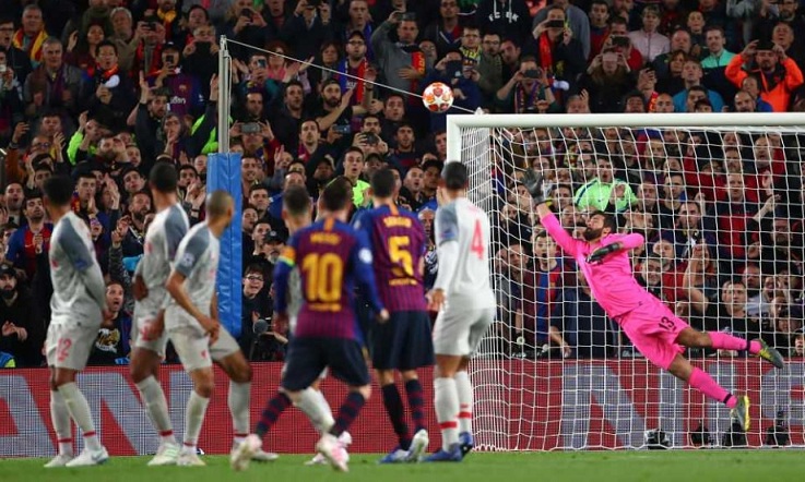 Tròn 1 năm Messi cán mốc 600 bàn cho Barca