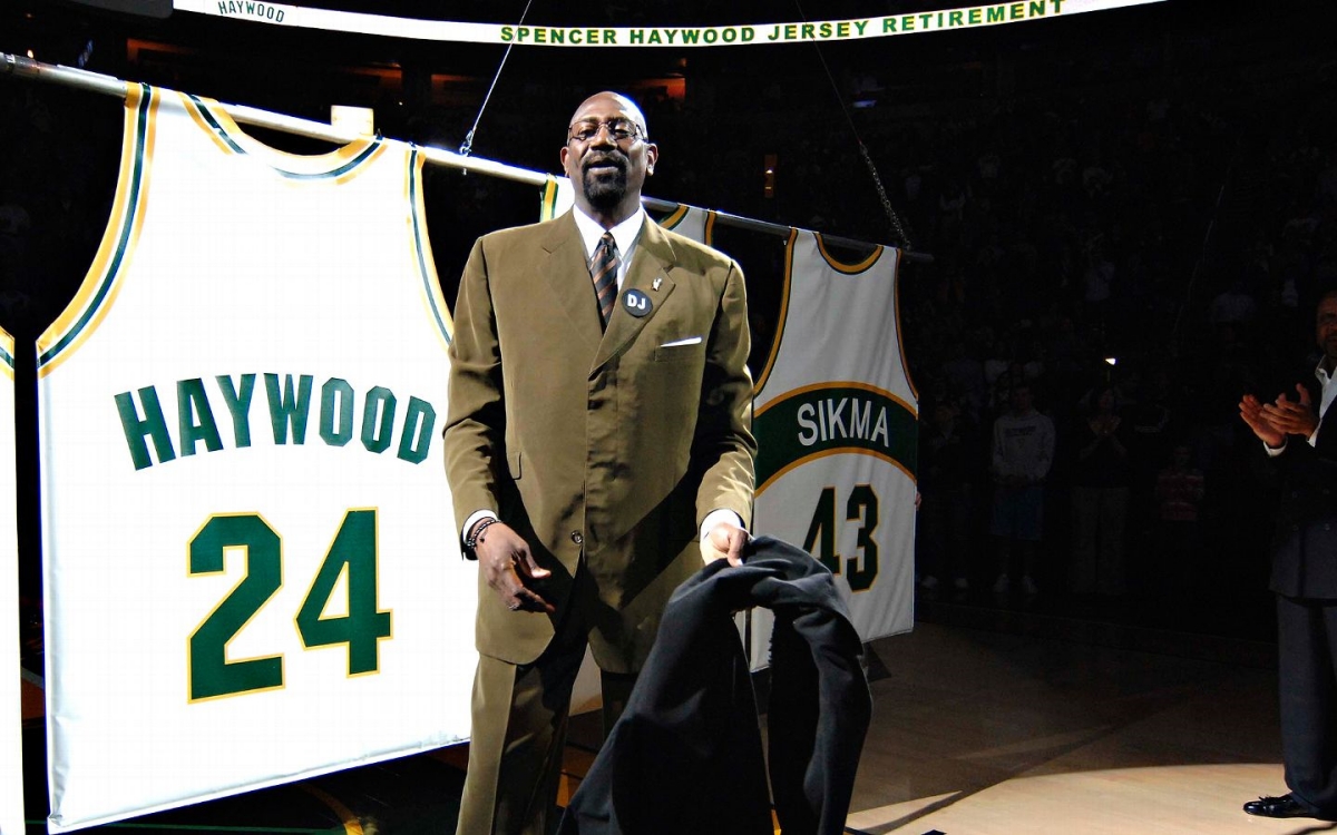 Ngôi sao NBA hụt mất 3 tỷ USD vì nghe lời người đại diện