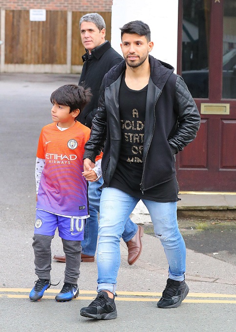 Bộ ảnh “chất lừ” của Benjamin, con trai tiền đạo Kun Aguero