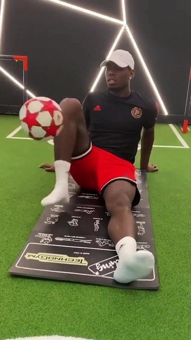 Pogba độc diễn khi tập ở nhà khiến người hâm mộ kinh ngạc Pogba độc diễn khi tập ở nhà khiến người hâm mộ kinh ngạc