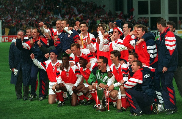 Arsenal từng 2 lần trở thành nhà vô địch trong ngày 4/5 Arsenal từng 2 lần trở thành nhà vô địch trong ngày 4/5