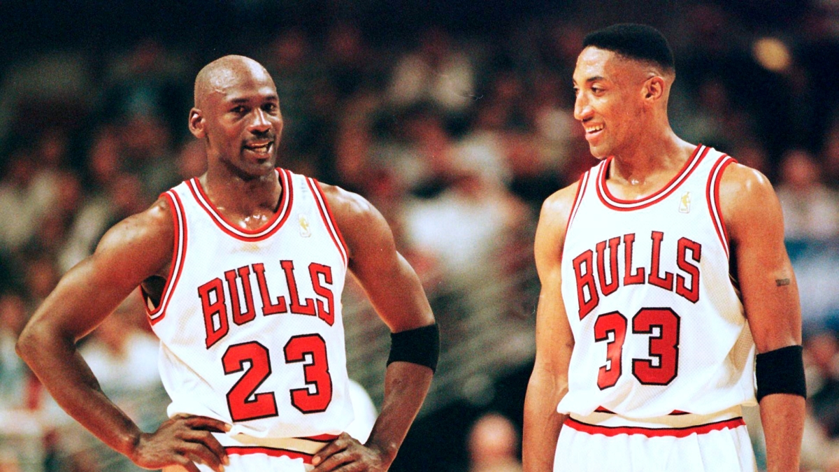 Michael Jordan từng lừa Scottie Pippen nhẵn ví như thế nào?