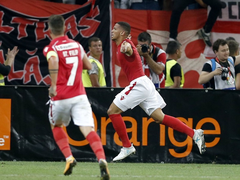 Rivaldinho ghi bàn ầm ầm trước khi lọt vào tầm ngắm của TP. HCM