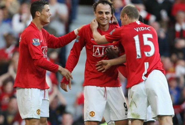Berbatov tiết lộ người hùng MU là cầu thủ duy nhất anh muốn đổi áo Berbatov tiết lộ người hùng MU là cầu thủ duy nhất anh muốn đổi áo