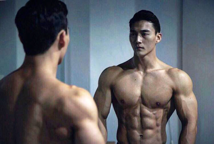 Chàng “siêu PT” Hàn Quốc gây điên đảo giới fitness bằng những bài tập bụng 6 múi đẹp mê hồn