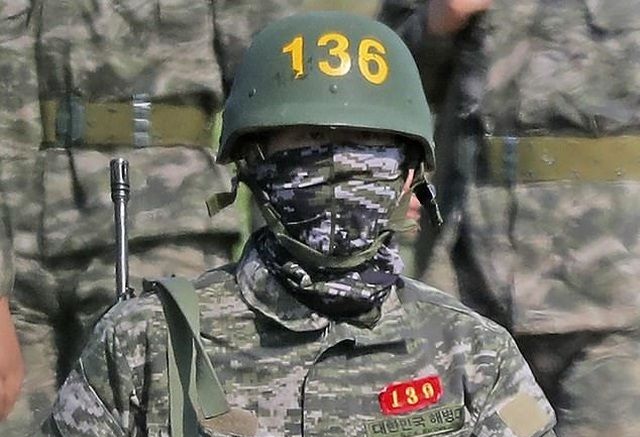 Son Heung-min bắn 10 phát trúng 10 tại khóa huấn luyện quân sự bắt buộc Son Heung-min bắn 10 phát trúng 10 tại khóa huấn luyện quân sự bắt buộc