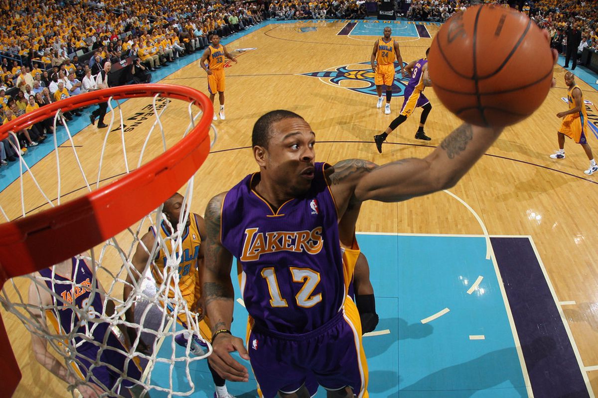 Dùng súng trường bắn 2 người, cựu cầu thủ LA Lakers bị tống giam