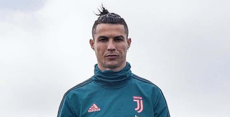 Ronaldo hào phóng tặng quà cho đồng nghiệp tập cùng ở quê nhà Madeira