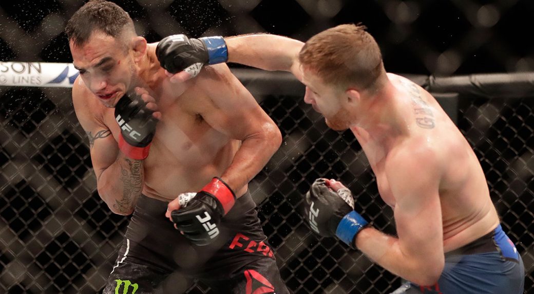 Lý giải về trận thua lép vế của Tony Ferguson