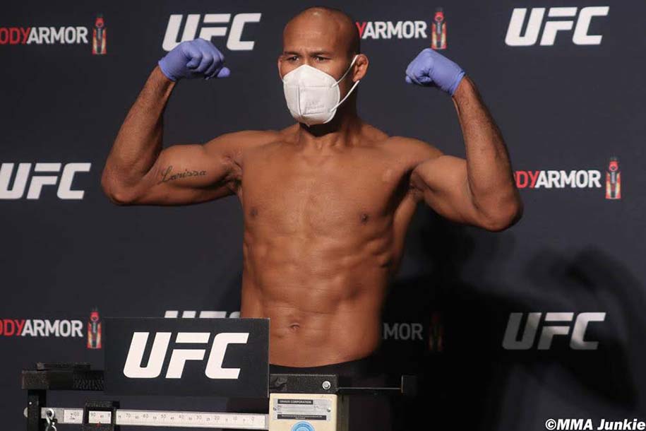 Ronaldo Souza tiết lộ lí do đau lòng khi nhận đấu giữa mùa dịch COVID-19