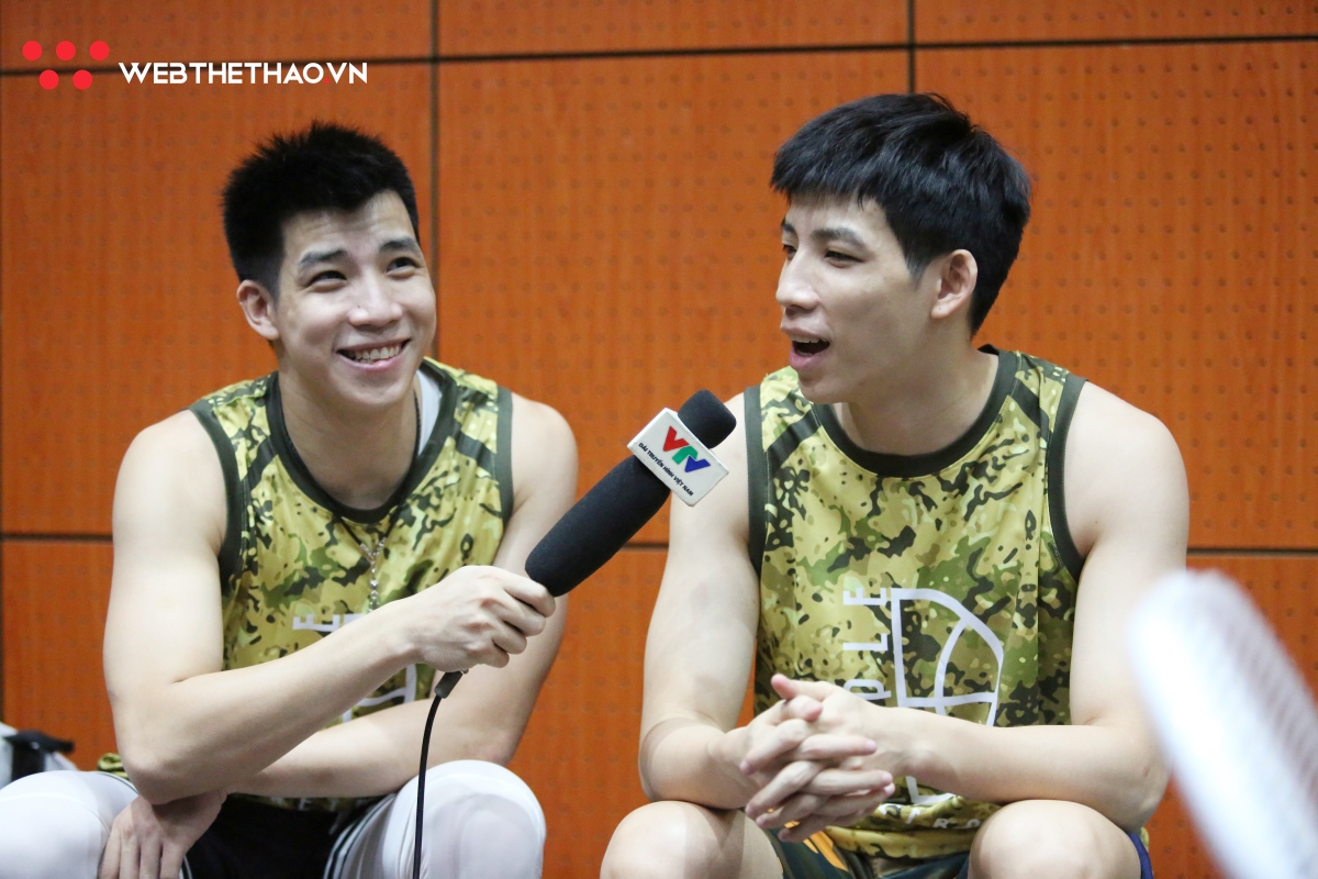 Hoàng Ca - Đạt Doc sát cánh tại NTĐ Tây Hồ, fan TL Warriors phát sốt