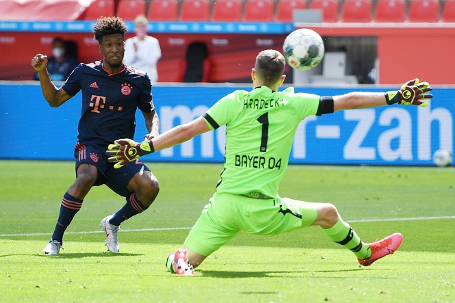 Vừa bị khích tướng, Coman lập luôn tuyệt phẩm cho Bayern Munich