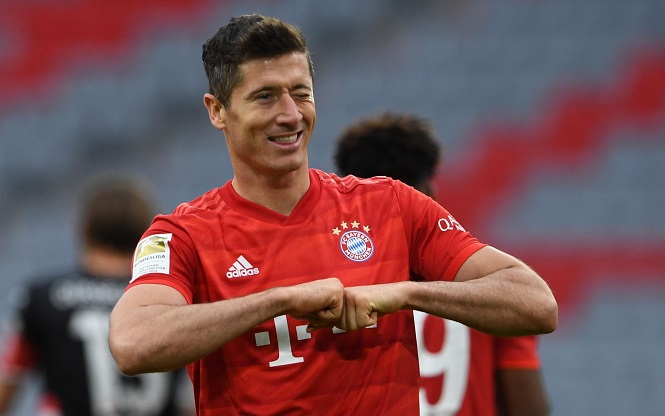 Lewandowski ghi 400 bàn trong sự nghiệp theo cách đặc biệt nào?