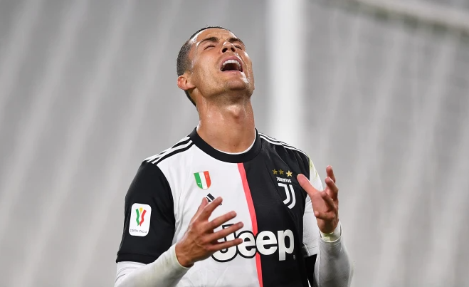 Ronaldo tập luyện “điên cuồng” sau khi sút hỏng phạt đền