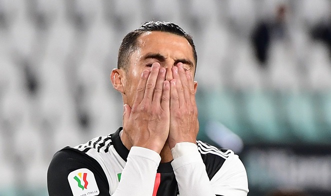 Tiền lệ may mắn cho Ronaldo sau khi sút hỏng phạt đền