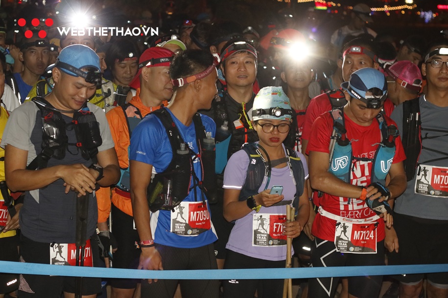 Dàn vận động viên cự ly 70km VTM xuất phát trong đêm