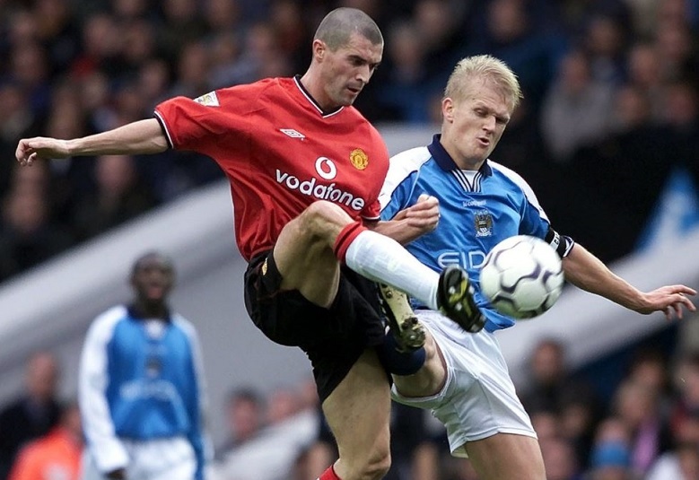 Roy Keane đạp gãy chân bố Erling Haaland năm 2001 như thế nào?