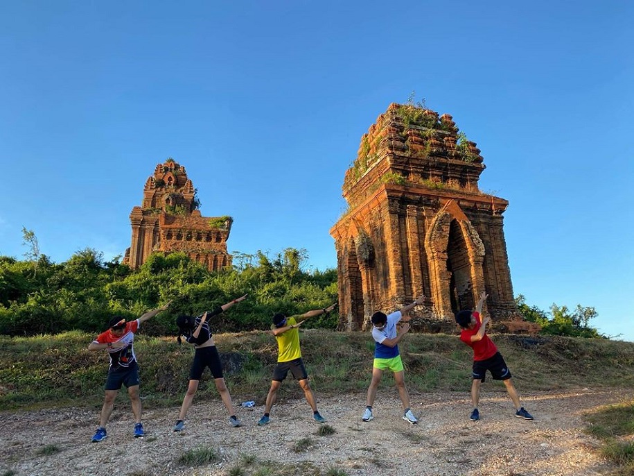 Dàn “elite đất võ” khoe ảnh chạy bộ, nghỉ ngơi dịp xuân Canh Tý Dàn “elite đất võ” khoe ảnh chạy bộ, nghỉ ngơi dịp xuân Canh Tý