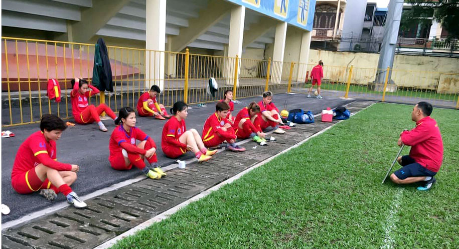 ĐT nữ Việt Nam mùa COVID-19: Giúp bố chạy hạn, tập luyện không ngừng & tăng cân vì... lười