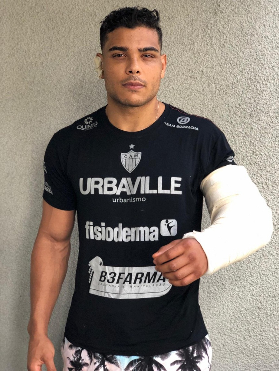 UFC 248: Israel Adesanya thắng điểm Yoel Romero đầy tranh cãi
