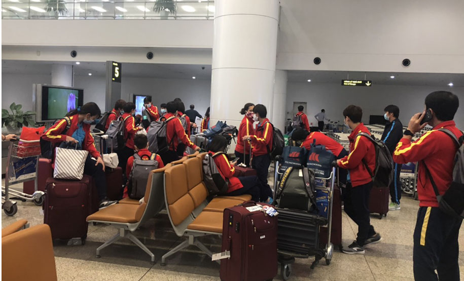 Tránh COVID-19, ĐT nữ Việt Nam, Australia đi thẳng về Cẩm Phả trong đêm