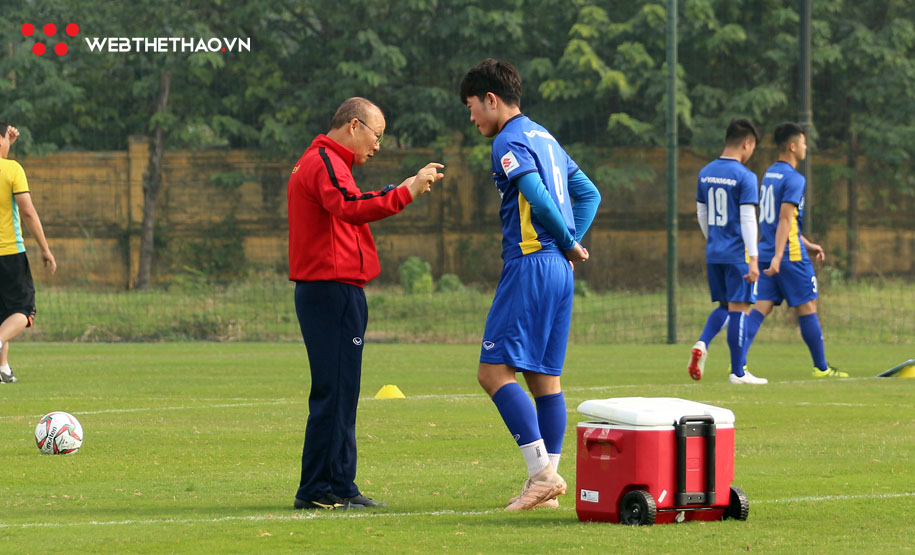 Chuyên gia Vũ Mạnh Hải: Thầy trò HLV Park Hang Seo gặp may với dịch COVID-19