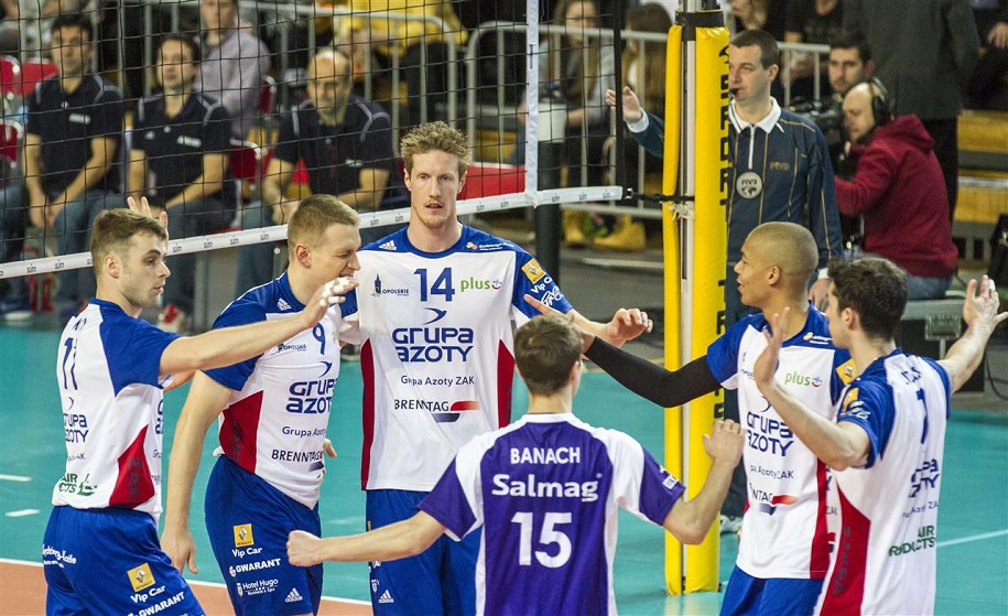 Trận tứ kết bóng chuyền nam CEV Champions League 2020 thi đấu với khán đài trống vì COVID-19