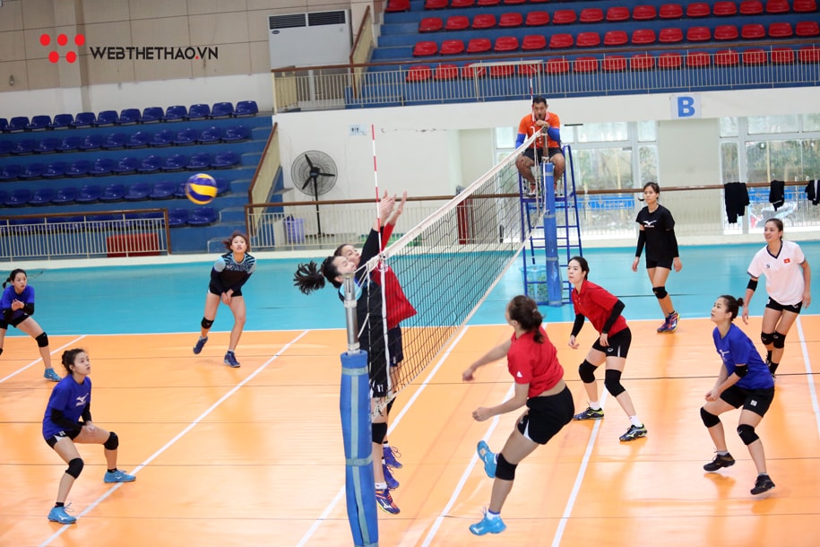 Tập chay giữa mùa dịch COVID-19, các cô gái Ngân hàng Công thương miệt mài rèn binh