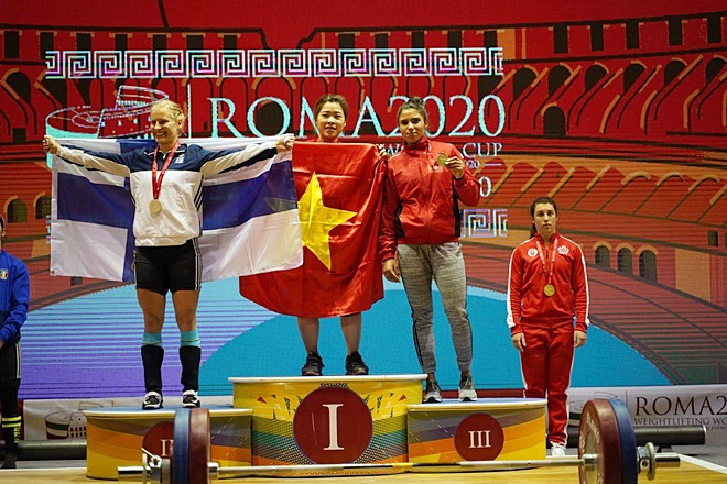 Ho&agrave;ng Thị Duy&ecirc;n: Từ g&aacute;nh củi rừng tr&ecirc;n vai đến giấc mơ huy chương Olympic cử tạ
