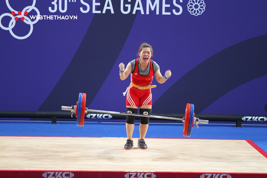 Ho&agrave;ng Thị Duy&ecirc;n: Từ g&aacute;nh củi rừng tr&ecirc;n vai đến giấc mơ huy chương Olympic cử tạ