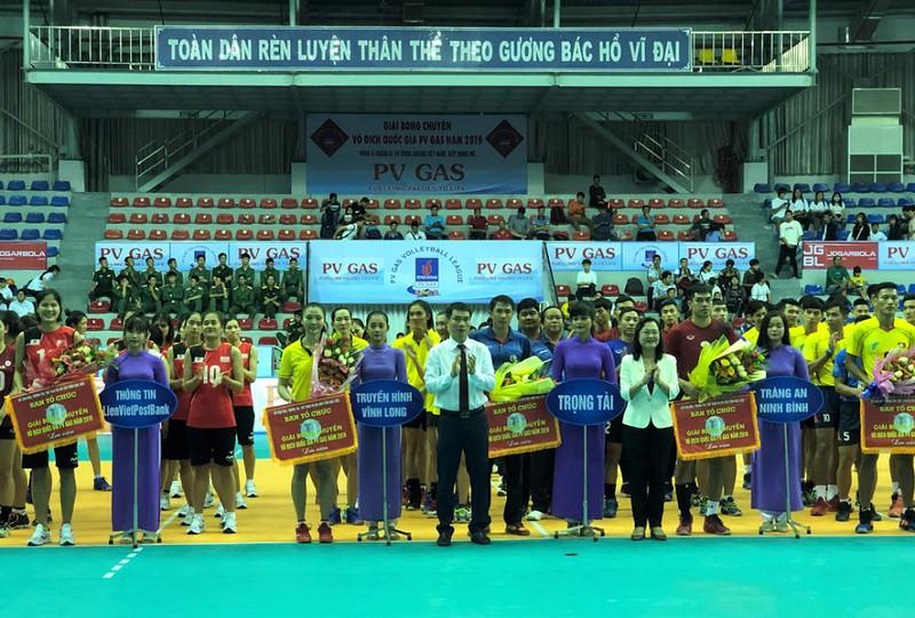 Ngỡ ngàng trước mức thưởng bèo bọt của giải bóng chuyền VĐQG Ngỡ ngàng trước mức thưởng bèo bọt của giải bóng chuyền VĐQG