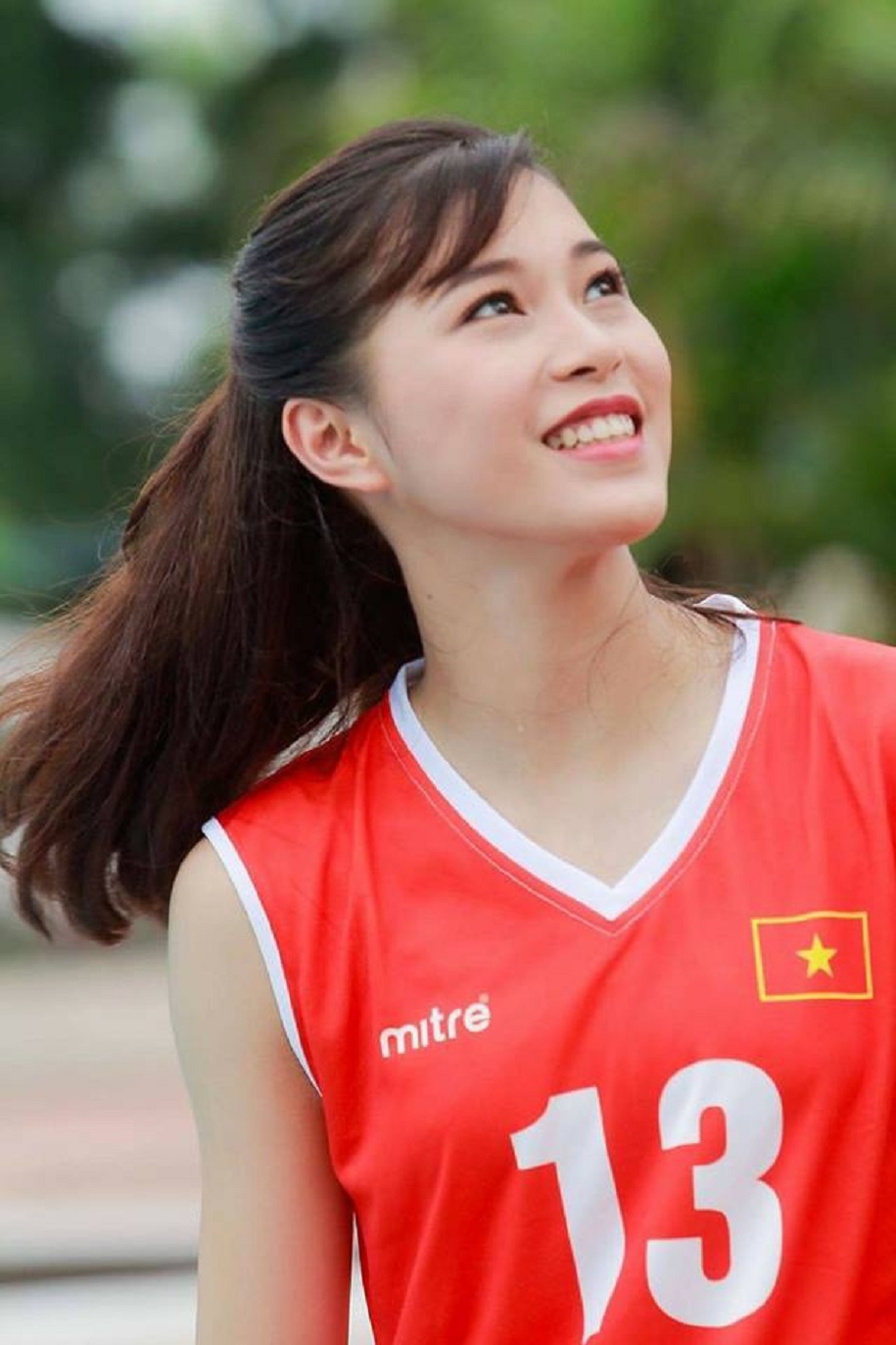 Chuyền hai của Thông tin Liên Việt PostBank - Thu Huyền, xinh đẹp trong màu áo đấu